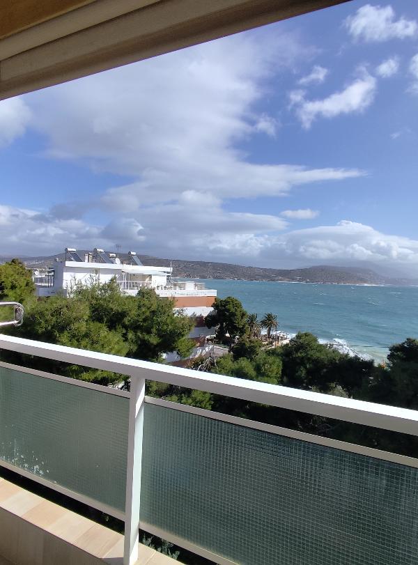 Fully Furnished 4-Bedroom Floor Apartment with Sea View 